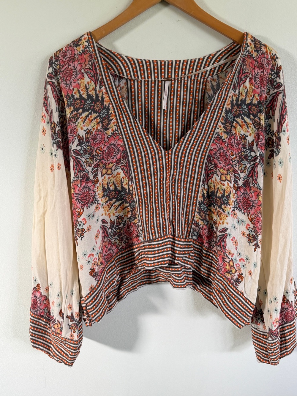 Free People Floral Peasant Blouse in Cream, Pink and Rust V-neck medium